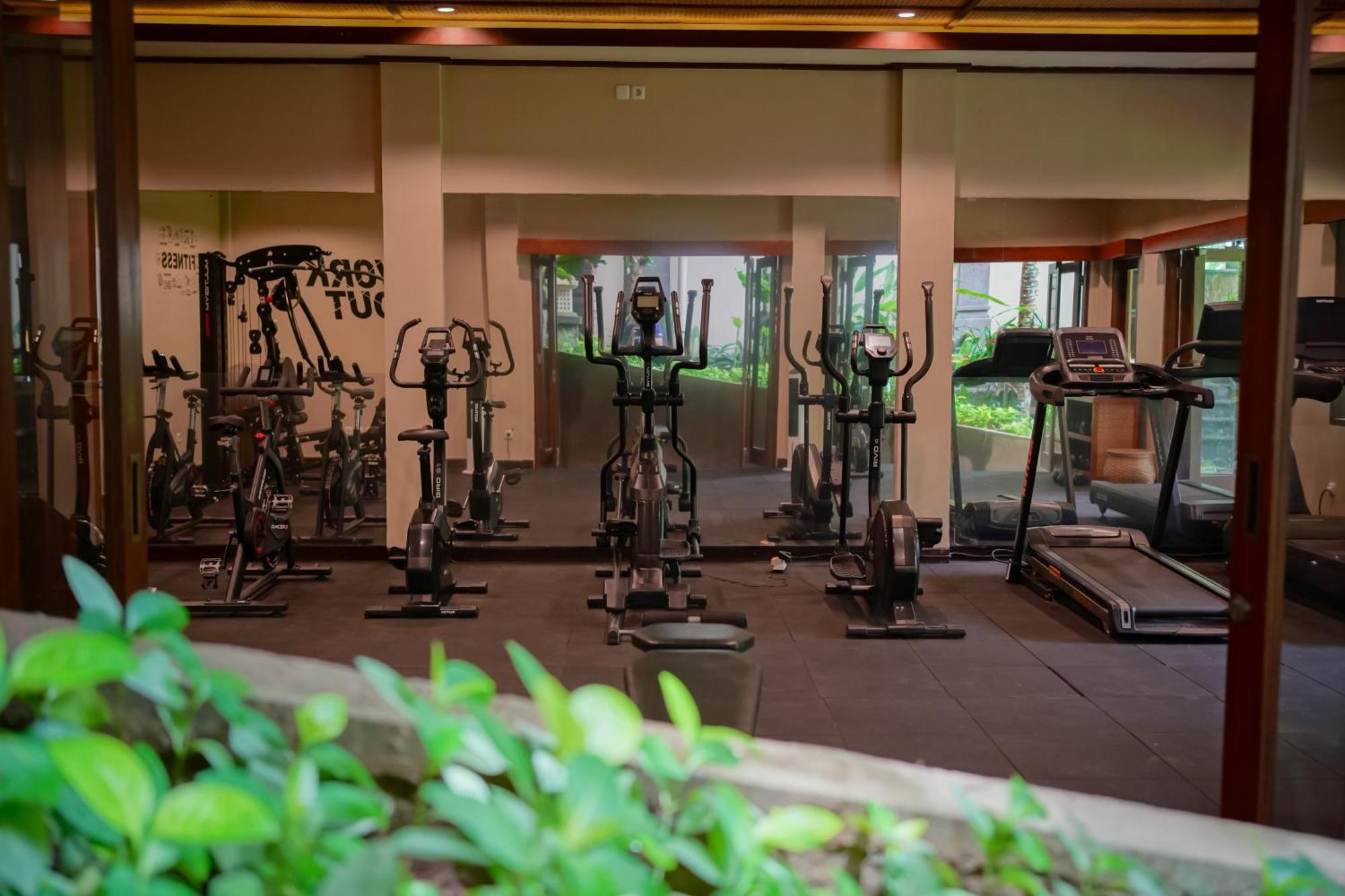 Ubud Nyuh Bali Resort & Spa Экстерьер фото The gym at the hotel